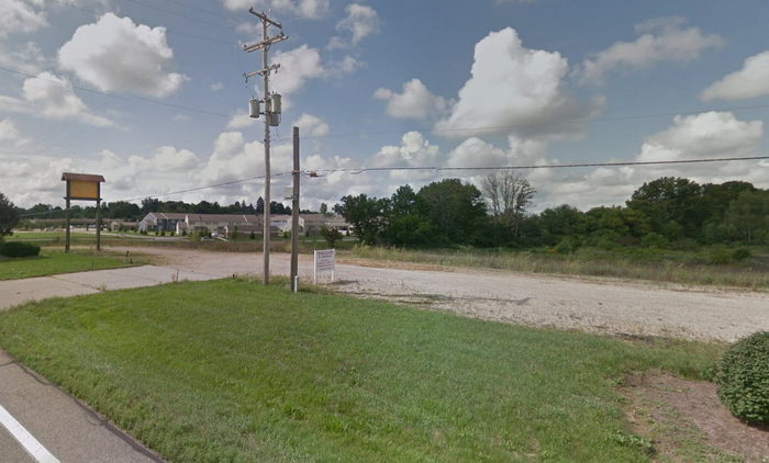 Middle Villa Inn and Bowling Alley - 2018 Street View - Sign Still There (newer photo)